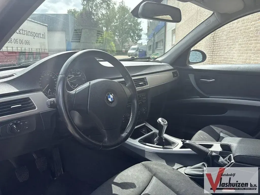 Gebraucht BMW 320 150 PS (110 kW) 2006 Grau Kombi