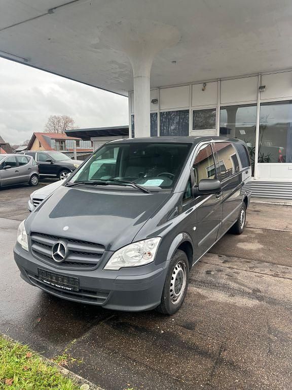 Grau Gebraucht 2014 Mercedes Vito Van / Kleinbus | 14.400 € (Fairer Preis) - Bild 1/4