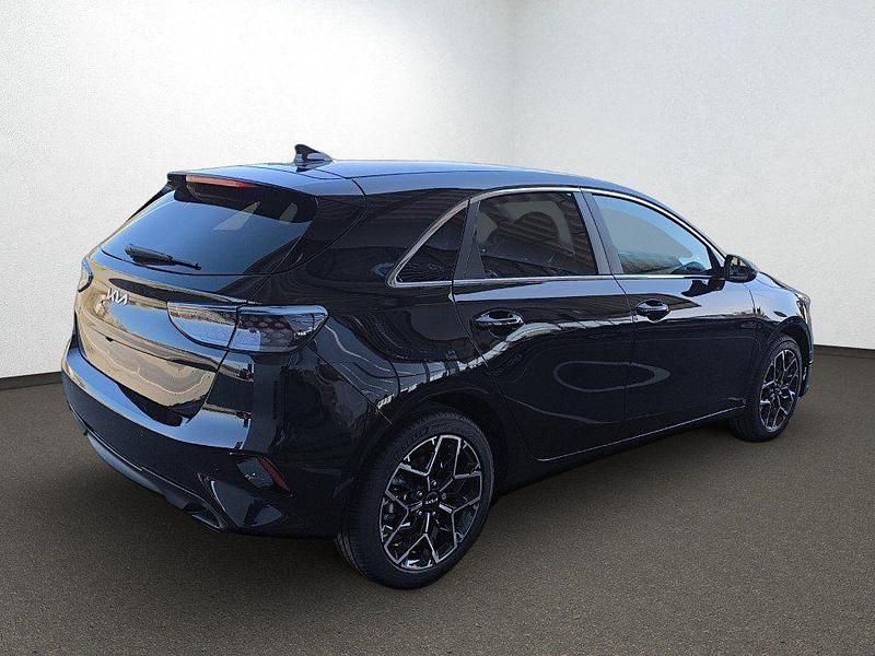 Gebraucht Kia Ceed 140 PS (102 kW) 2025 Schwarz Kleinwagen