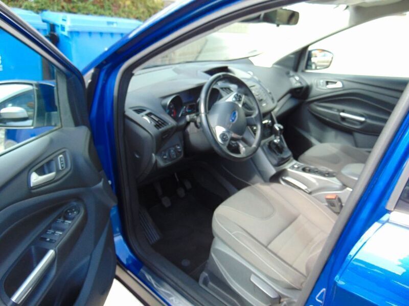 Gebraucht Ford Kuga Trend 150 PS (110 kW) 2016 Blau SUV