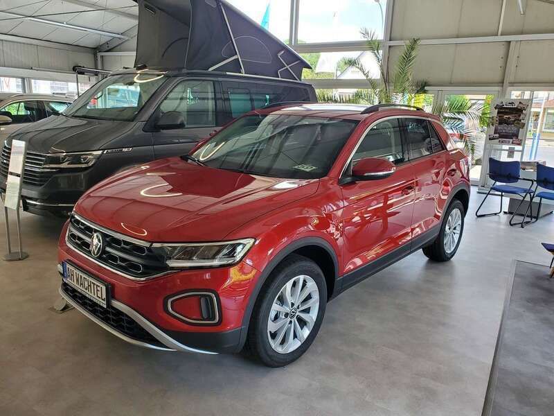 Kings red metallic Neu 2024 VW T-Roc Life SUV | 32.890 € (Fairer Preis) - Bild 1/4