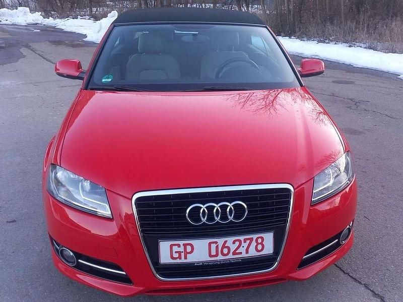 Gebraucht Audi A3 Cabriolet Attraction 105 PS (77 kW) 2010 Rot Cabrio