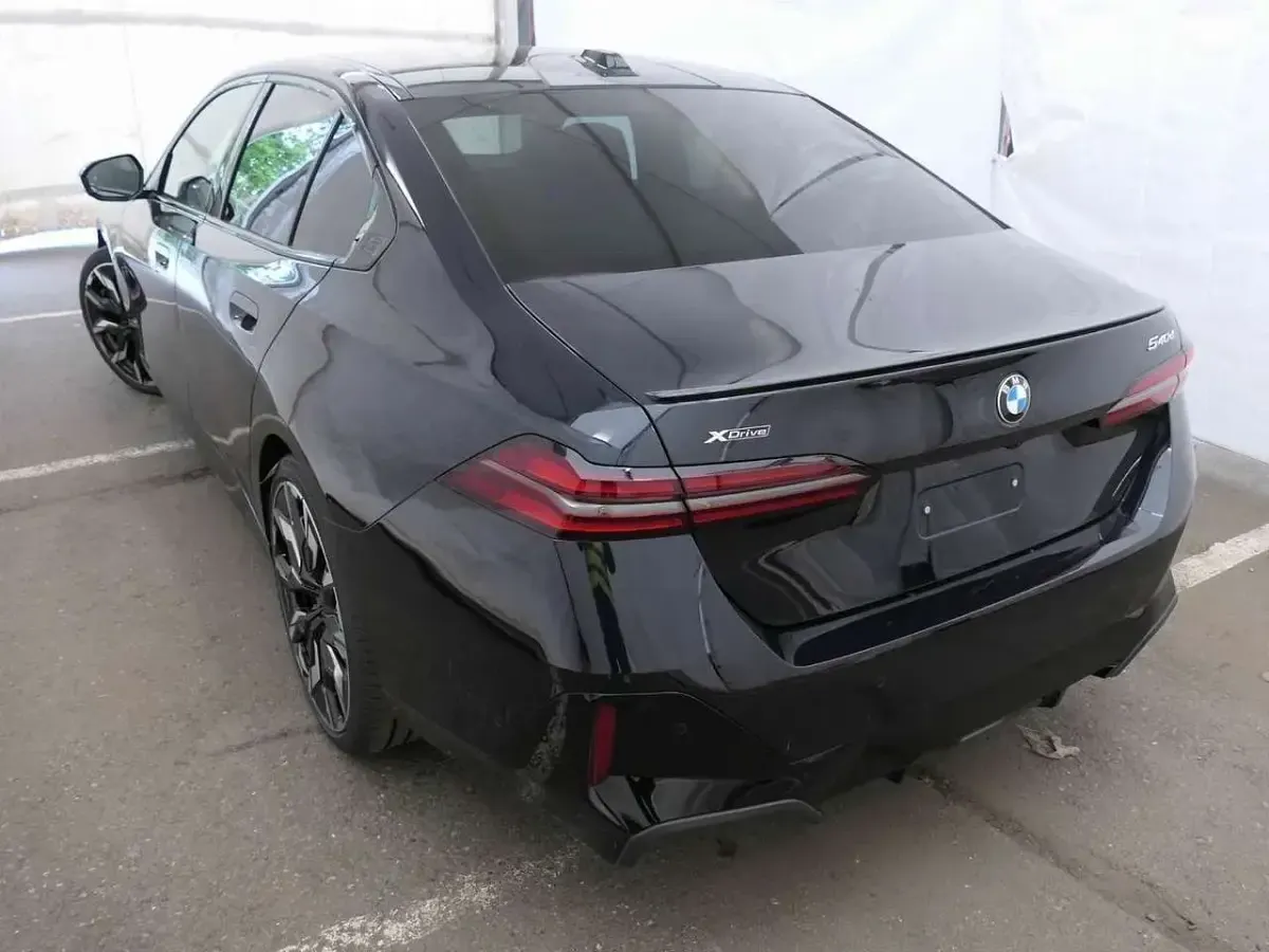 Gebraucht BMW 540 M Sport 303 PS (222 kW) 2025 M carbonschwarz Limousine