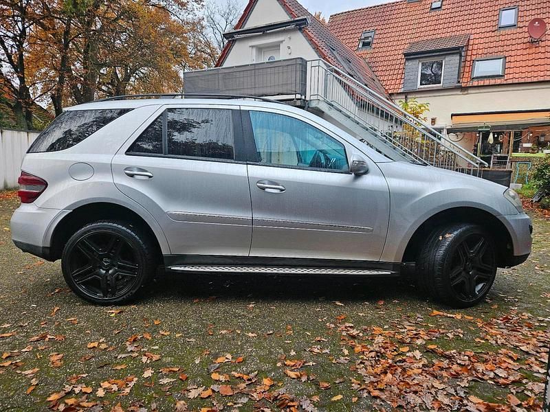 Silber Gebraucht 2008 Mercedes ML320 SUV | 7.200 € - Bild 1/4