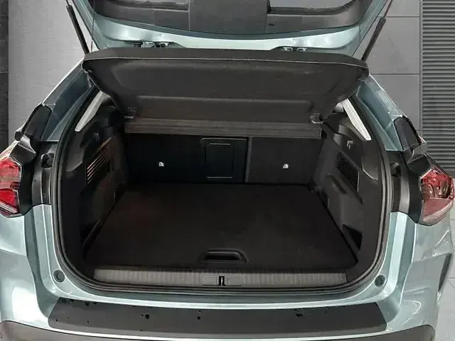 Gebraucht Citroën C4 Shine 131 PS (96 kW) 2023 Blau Limousine