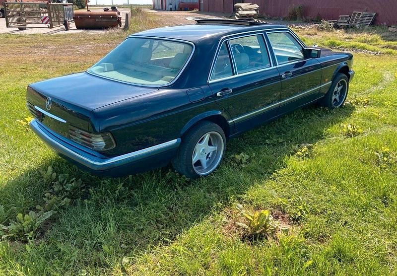 Gebraucht Mercedes 560 279 PS (205 kW) 1990 Blau Limousine