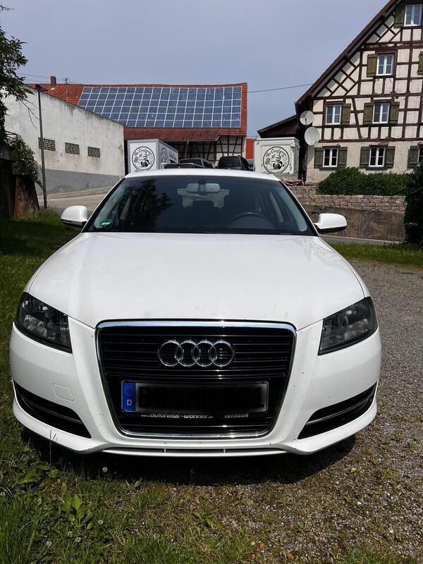 Weiß Gebraucht 2011 Audi A3 Limousine | 8.500 € (Teuer) - Bild 1/4