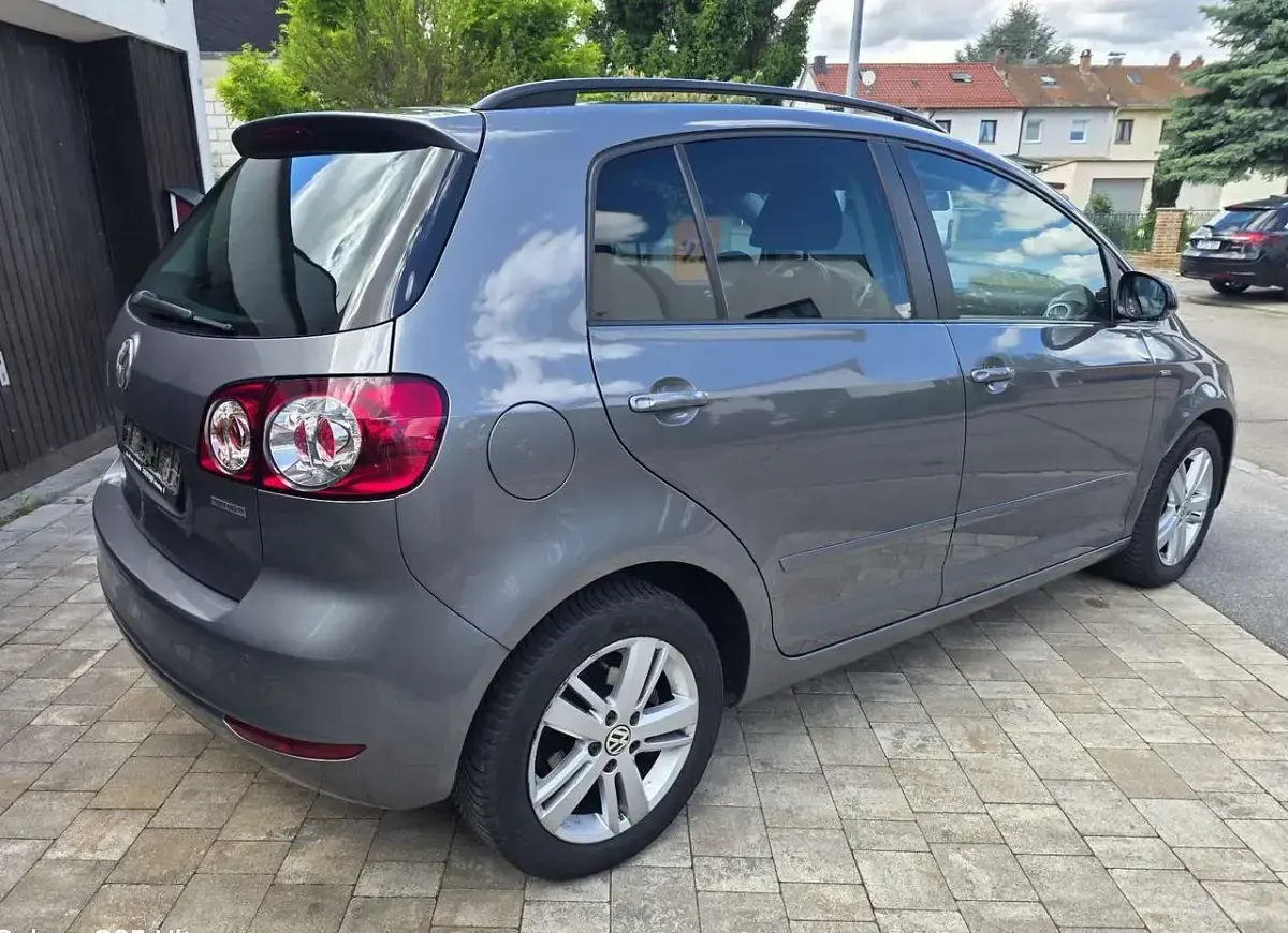 Gebraucht VW Golf VII Match 102 PS (75 kW) 2012 United grey metallic Kleinwagen
