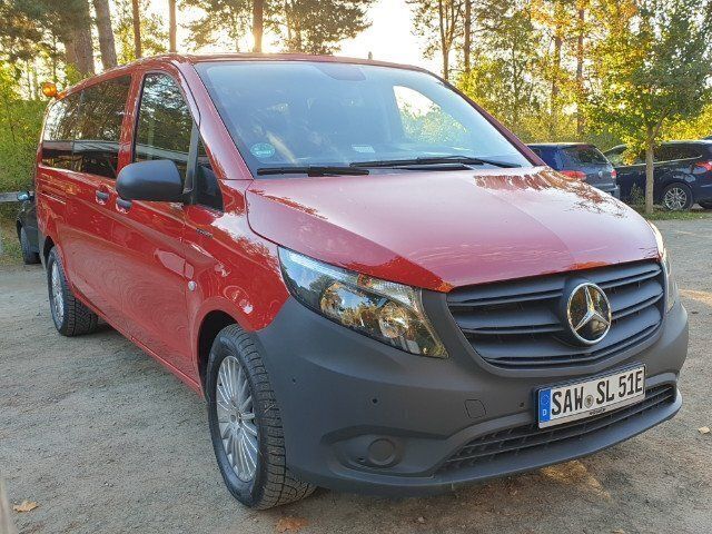 Gebraucht Mercedes e-Vito 150 kW (204 PS) 2022 Rot Van / Kleinbus
