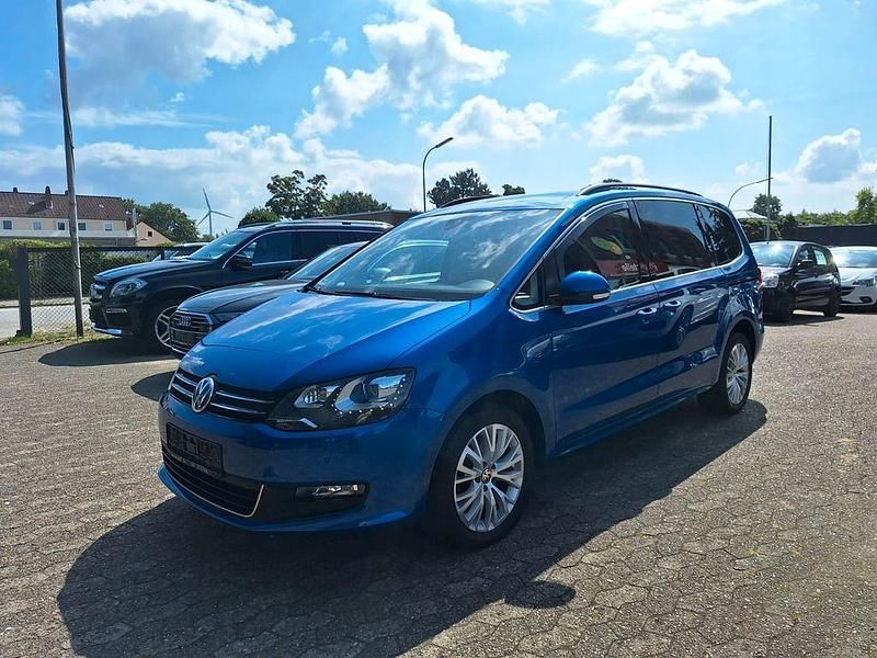 Blau Gebraucht 2017 VW Sharan Comfortline Van / Kleinbus | 15.990 € (Guter Preis) - Bild 1/4
