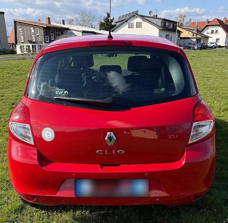 Gebraucht Renault Clio II Campus 75 PS (55 kW) 2009 Rot Limousine