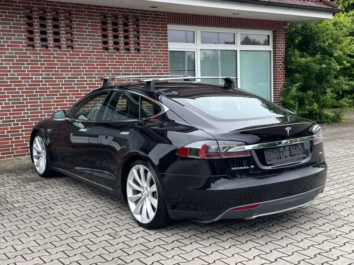 Gebraucht Tesla Model S 244 kW (333 PS) 2015 Obsidianschwarz metallic Kleinwagen
