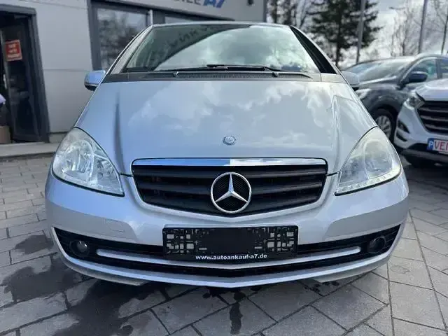 Gebraucht Mercedes A160 95 PS (69 kW) 2010 Polarsilber Kleinwagen