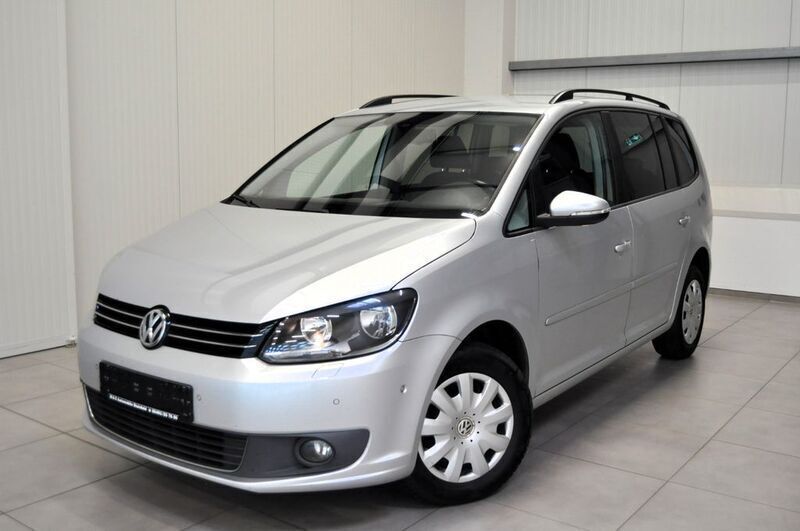 Silber Gebraucht 2011 VW Touran Comfortline Van / Kleinbus | 5.490 € (Fairer Preis) - Bild 1/4