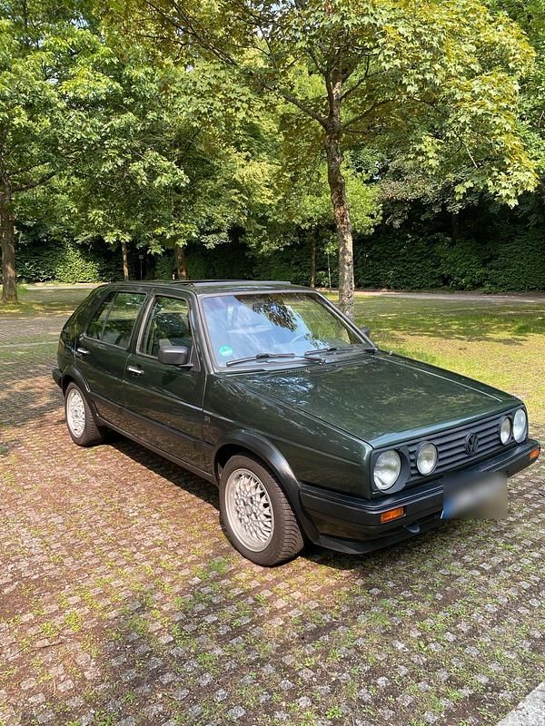 Grün Gebraucht 1991 VW Golf II GT Limousine | 9.000 € - Bild 1/4