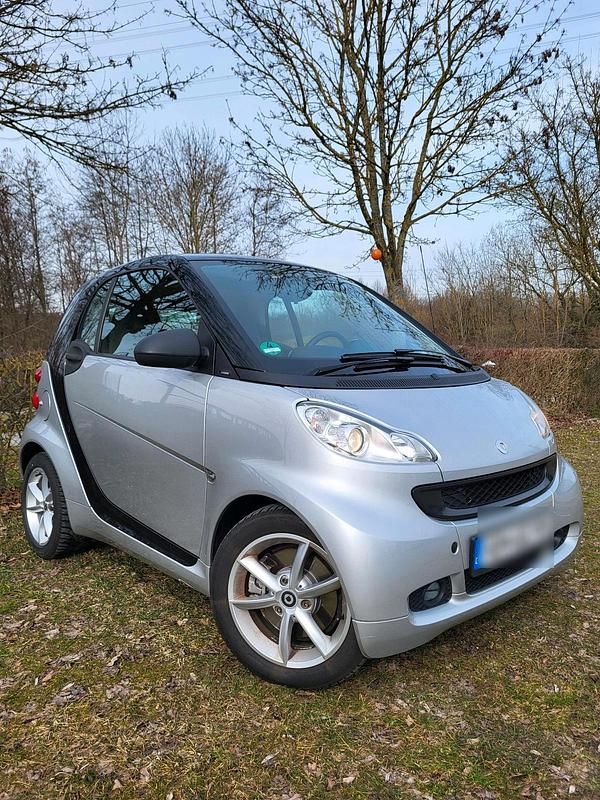 Silber Gebraucht 2011 Smart ForTwo Coupé Passion Coupé | 5.999 € (Etwas zu teuer) - Bild 1/4