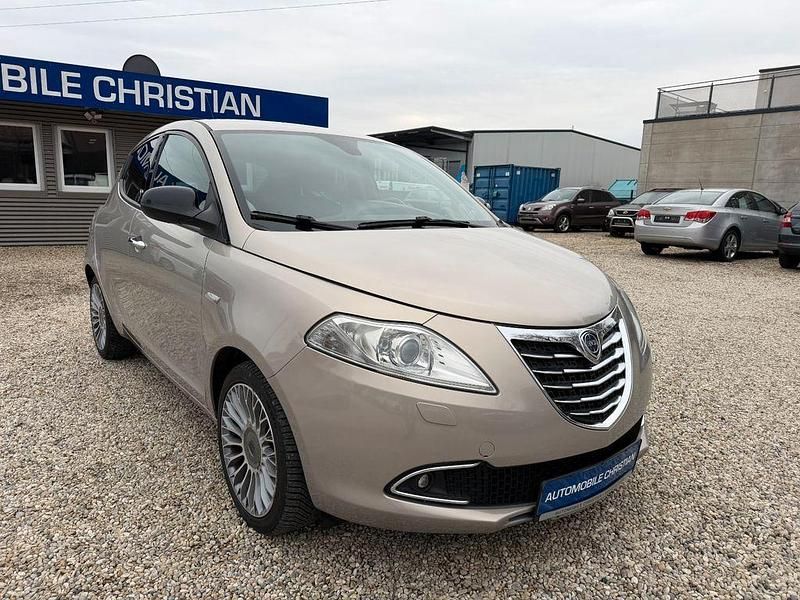 Gebraucht Lancia Ypsilon Platinum 86 PS (63 kW) 2011 Beige Kleinwagen