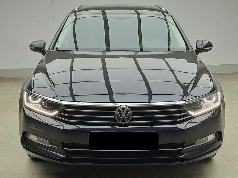Gebraucht VW Passat Comfortline 150 PS (110 kW) 2018 Schwarz Kombi
