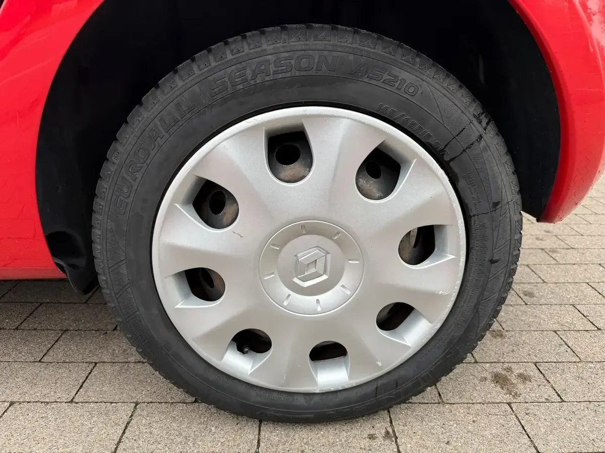 Gebraucht Renault Clio II 65 PS (47 kW) 2007 Rot Limousine