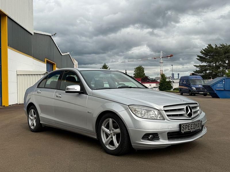Silber Gebraucht 2009 Mercedes C180 Limousine | 6.750 € (Fairer Preis) - Bild 1/4