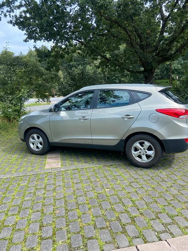 Gebraucht Hyundai ix35 163 PS (119 kW) 2011 Grau SUV