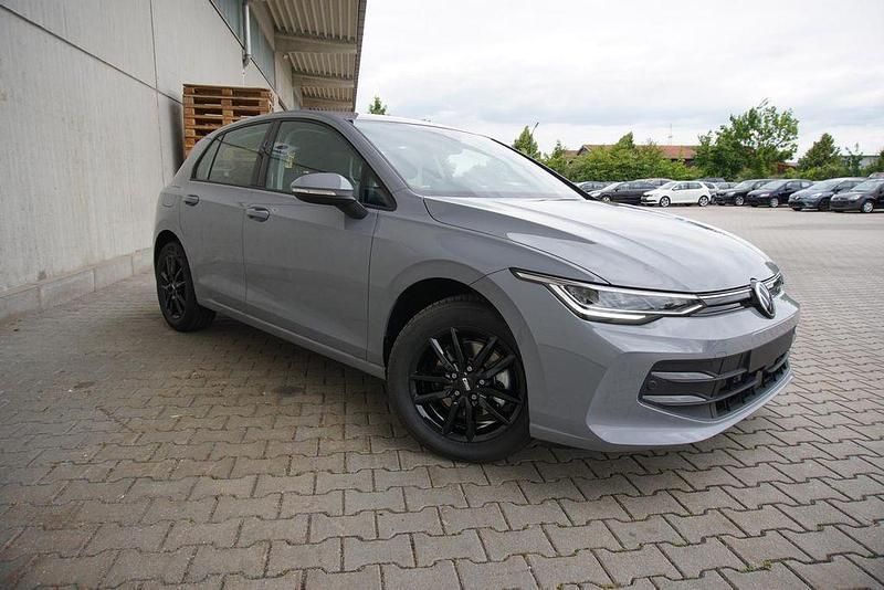 Neu VW Golf VIII 116 PS (85 kW) 2025 Mondsteingrau Limousine