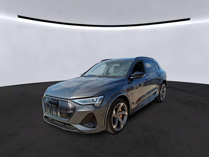 Daytonagrau perleffekt Gebraucht 2022 Audi e-tron Ambiente SUV | 46.915 € (Guter Preis) - Bild 1/2