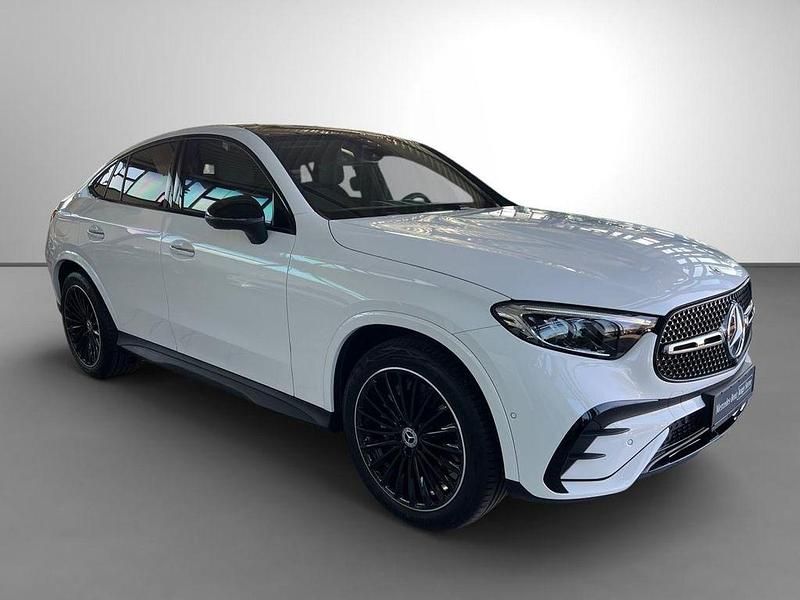 Gebraucht Mercedes GLC300 AMG 258 PS (189 kW) 2024 Weiß Coupé
