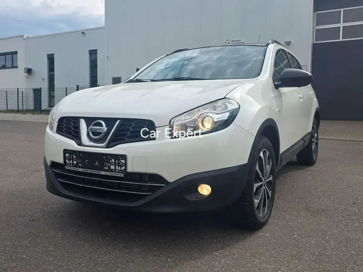 Gebraucht Nissan Qashqai Visia 131 PS (96 kW) 2013 Weiß SUV