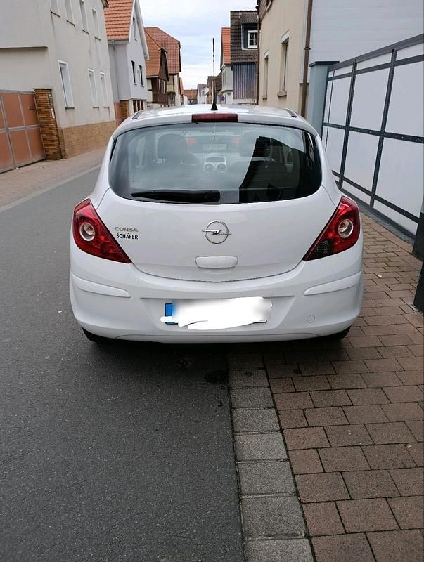 Weiß Gebraucht 2008 Opel Corsa Kleinwagen | 2.350 € (Etwas zu teuer) - Bild 1/4
