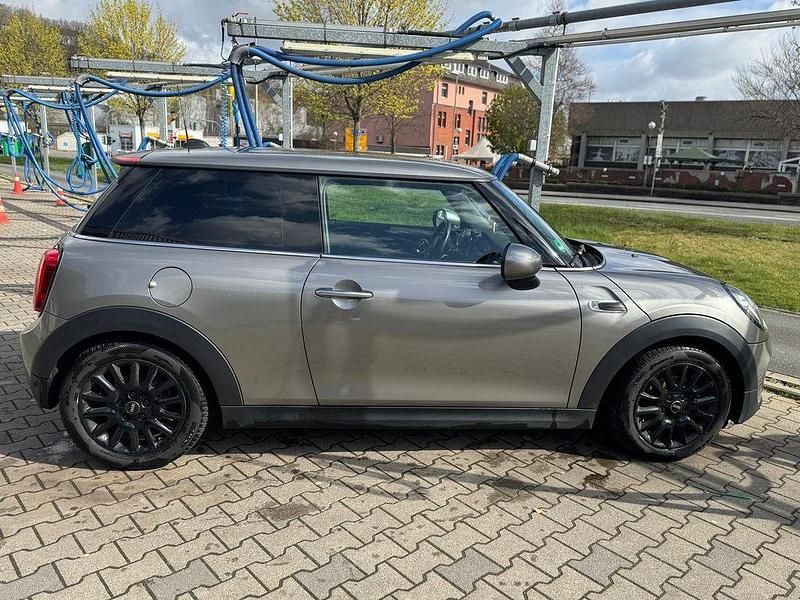 Gebraucht Mini ONE 102 PS (75 kW) 2019 Grau Kleinwagen