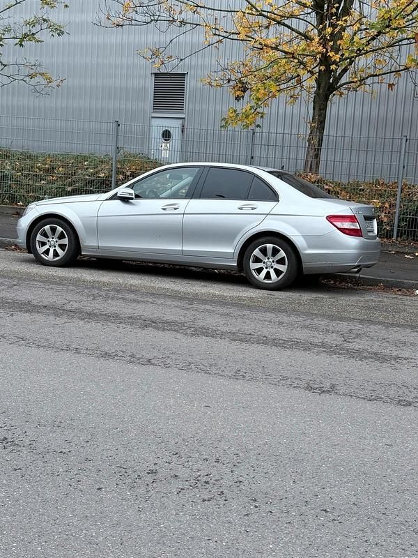 Silber Gebraucht 2009 Mercedes C200 Limousine | 6.800 € (Guter Preis) - Bild 1/4