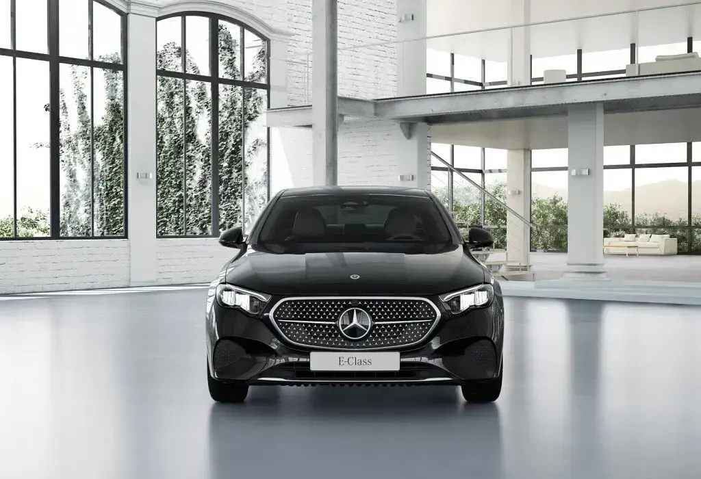 Gebraucht Mercedes E220 Avantgarde 197 PS (144 kW) 2026 Metalliclack obsidianschwarz Limousine