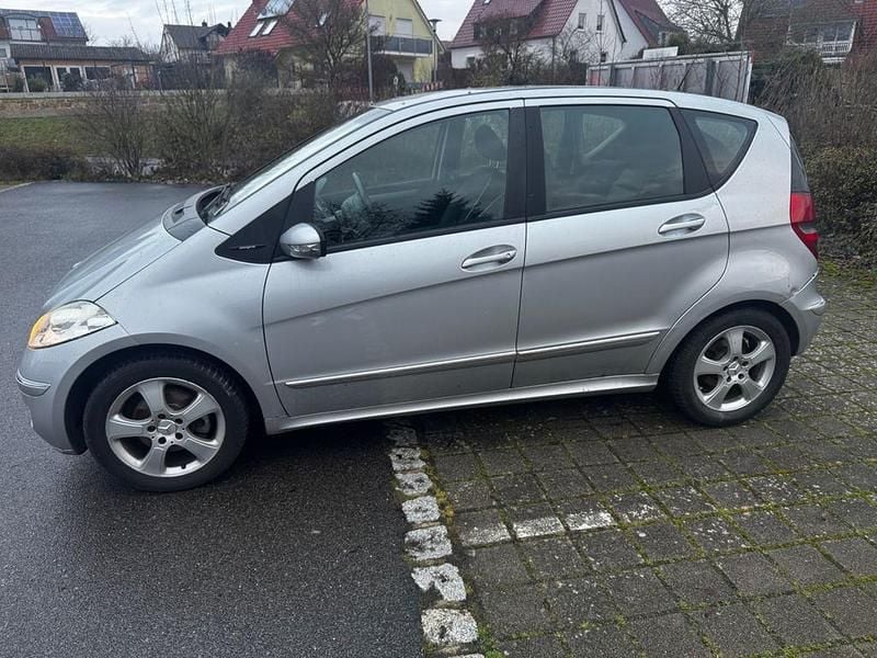 Silber Gebraucht 2004 Mercedes A170 Avantgarde Van / Kleinbus | 2.000 € (Fairer Preis) - Bild 1/4