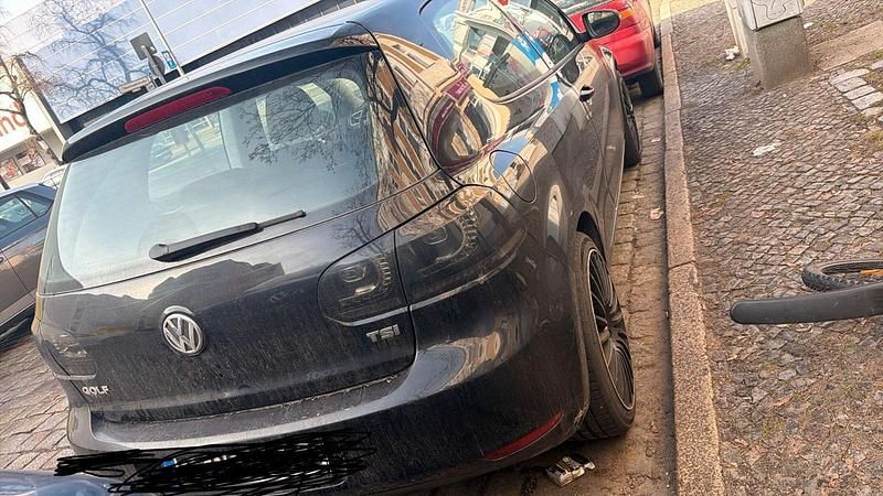 Usado VW Golf 86 HP (63 kW) 2011 Preto Coupé