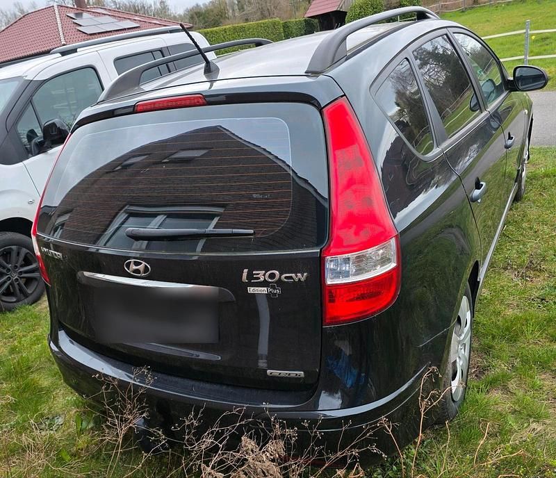 Gebraucht Hyundai i30 90 PS (66 kW) 2011 Schwarz Kombi