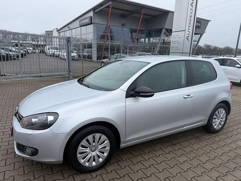 Gebraucht VW Golf VI Match 105 PS (77 kW) 2012 Silber Kleinwagen