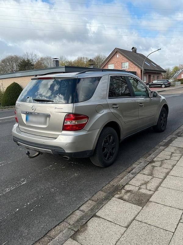Gebraucht Mercedes ML320 224 PS (164 kW) 2006 SUV