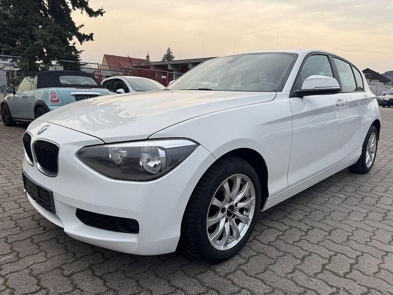Weiß Gebraucht 2014 BMW 114 Kleinwagen | 3.990 € (Guter Preis) - Bild 1/4