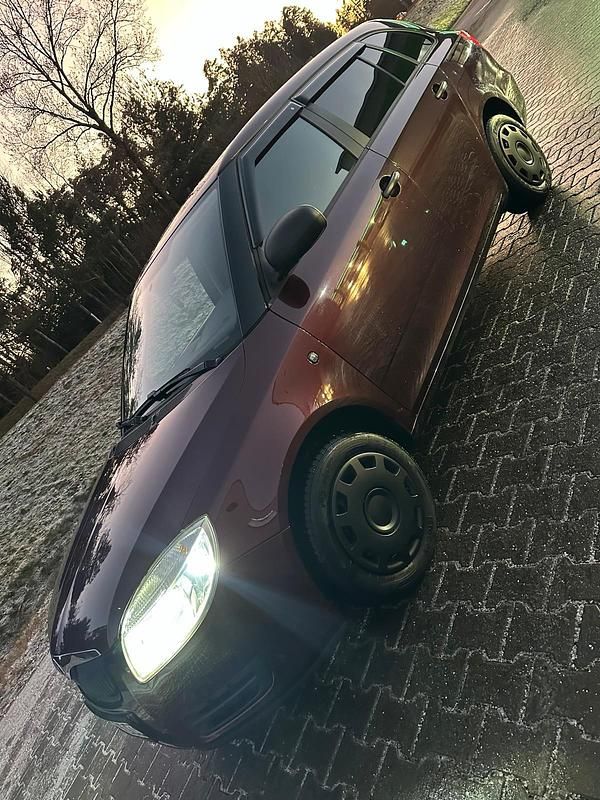 Andere farben Gebraucht 2010 Skoda Fabia Kombi | 2.500 € - Bild 1/4