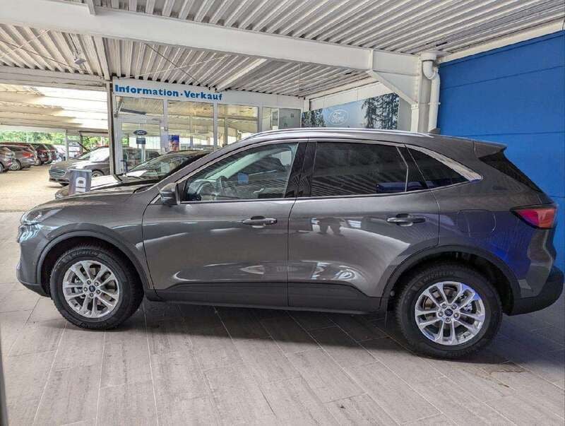 Używany Ford Kuga Titanium 150 KM (110 kW) 2024 Szary SUV
