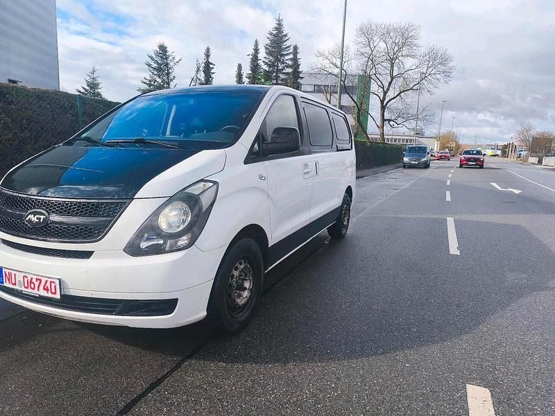 Gebraucht Hyundai H-1 170 PS (125 kW) 2011 Weiß Van / Kleinbus