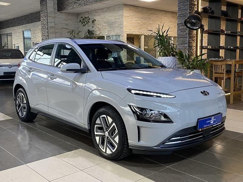 Grau Gebraucht 2021 Hyundai Kona Select SUV | 14.870 € (Fairer Preis) - Bild 1/4