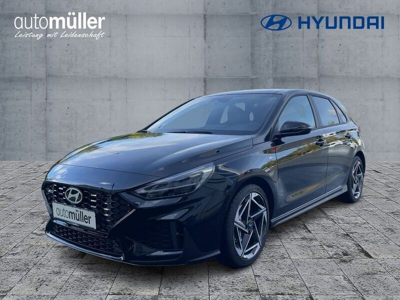 Schwarz Neu 2024 Hyundai i30 N Line Limousine | 26.388 € (Fairer Preis) - Bild 1/4