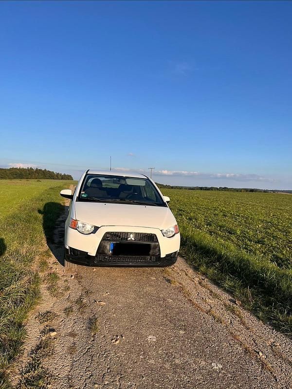 Weiß Gebraucht 2010 Mitsubishi Colt Kleinwagen | 1.850 € (Guter Preis) - Bild 1/4
