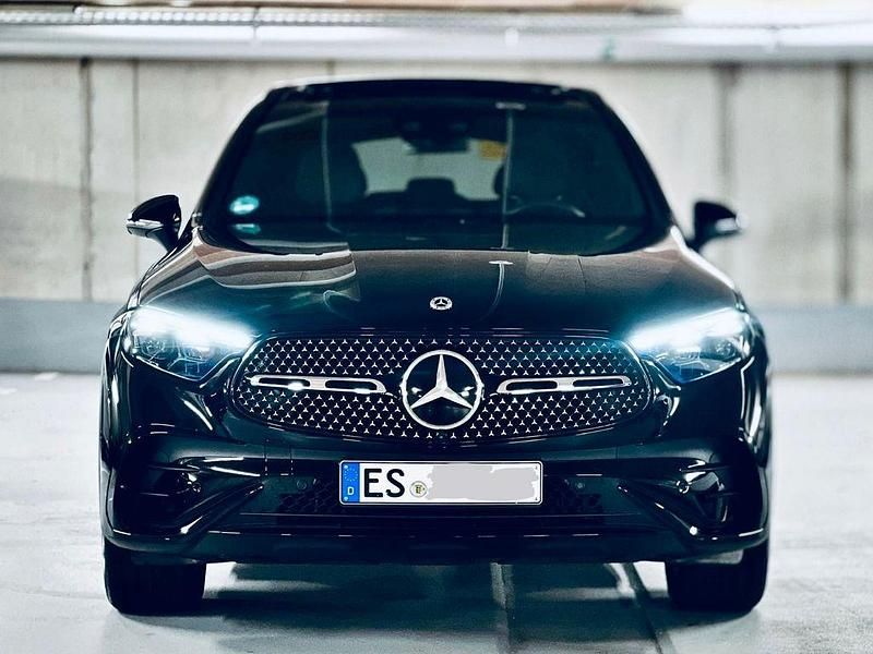 Schwarz Gebraucht 2025 Mercedes GLC220 AMG SUV | 58.900 € (Superpreis) - Bild 1/4