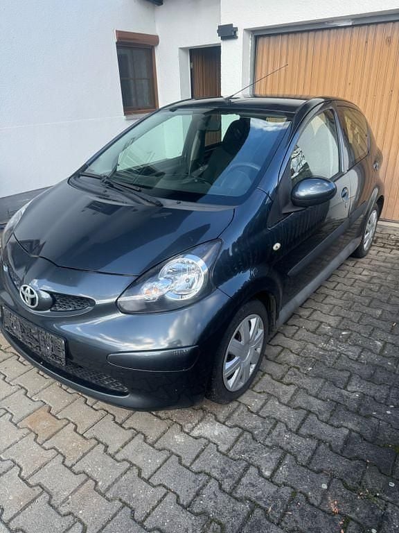 Gebraucht Toyota Aygo 68 PS (50 kW) 2006 Grau Kleinwagen