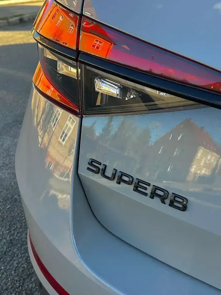 Gebraucht Skoda Superb SportLine 200 PS (147 kW) 2023 Grau Kombi