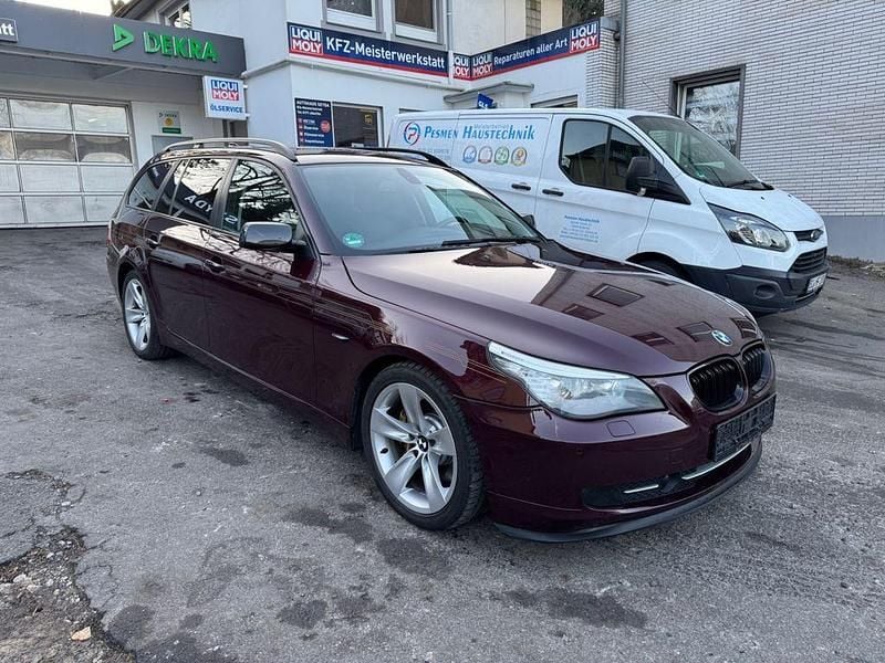 Gebraucht BMW 530 Advantage 272 PS (200 kW) 2009 Rot Kombi
