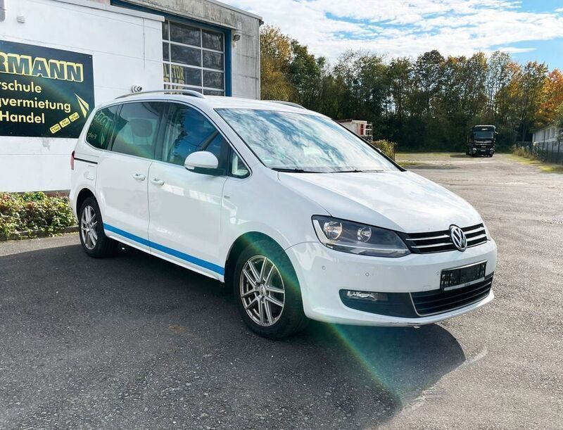 Weiß Gebraucht 2015 VW Sharan Cup Van / Kleinbus | 12.950 € (Guter Preis) - Bild 1/4